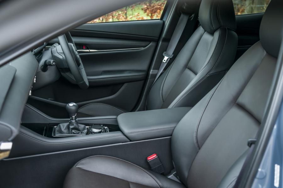  Mazda3 Skyactiv-G GT Sport Hatchback 2019 года  (UK) (фото 57 из 83)